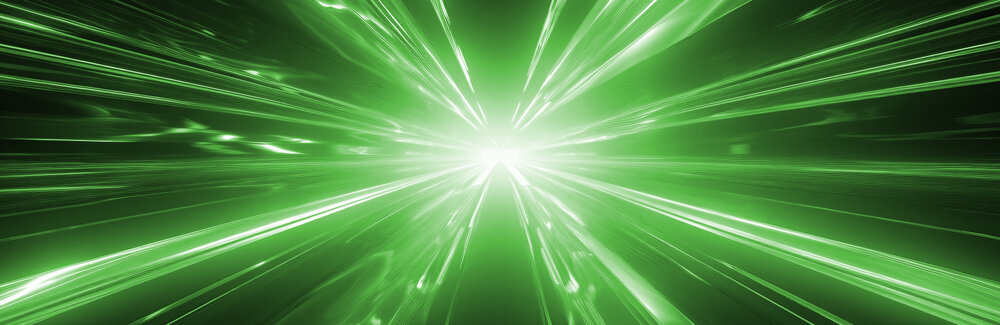 Eine strahlende grüne Lichtquelle befindet sich im Zentrum des Bildes, umgeben von strahlenartigen Lichtströmen, die sich in alle Richtungen ausbreiten. Die Struktur scheint dynamisch und energisch, was ein Gefühl von Bewegung und Intensität vermittelt.